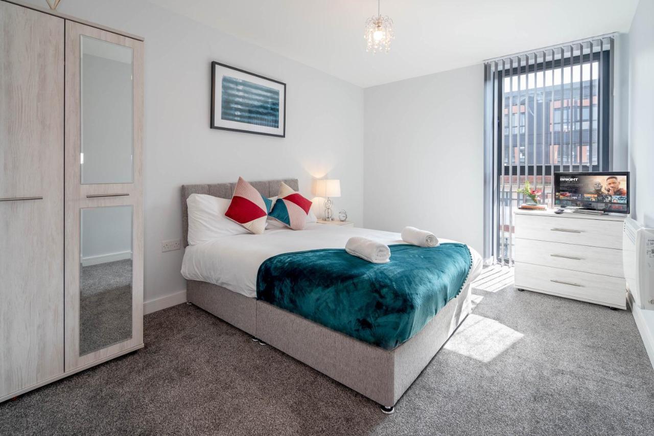 New Build - 2 Bed Snug Modern Apartment - Juliet Balcony - Roof Top Terrace - Digbeth, Birmingham City Centre - Free Netflix & Smart Tv מראה חיצוני תמונה