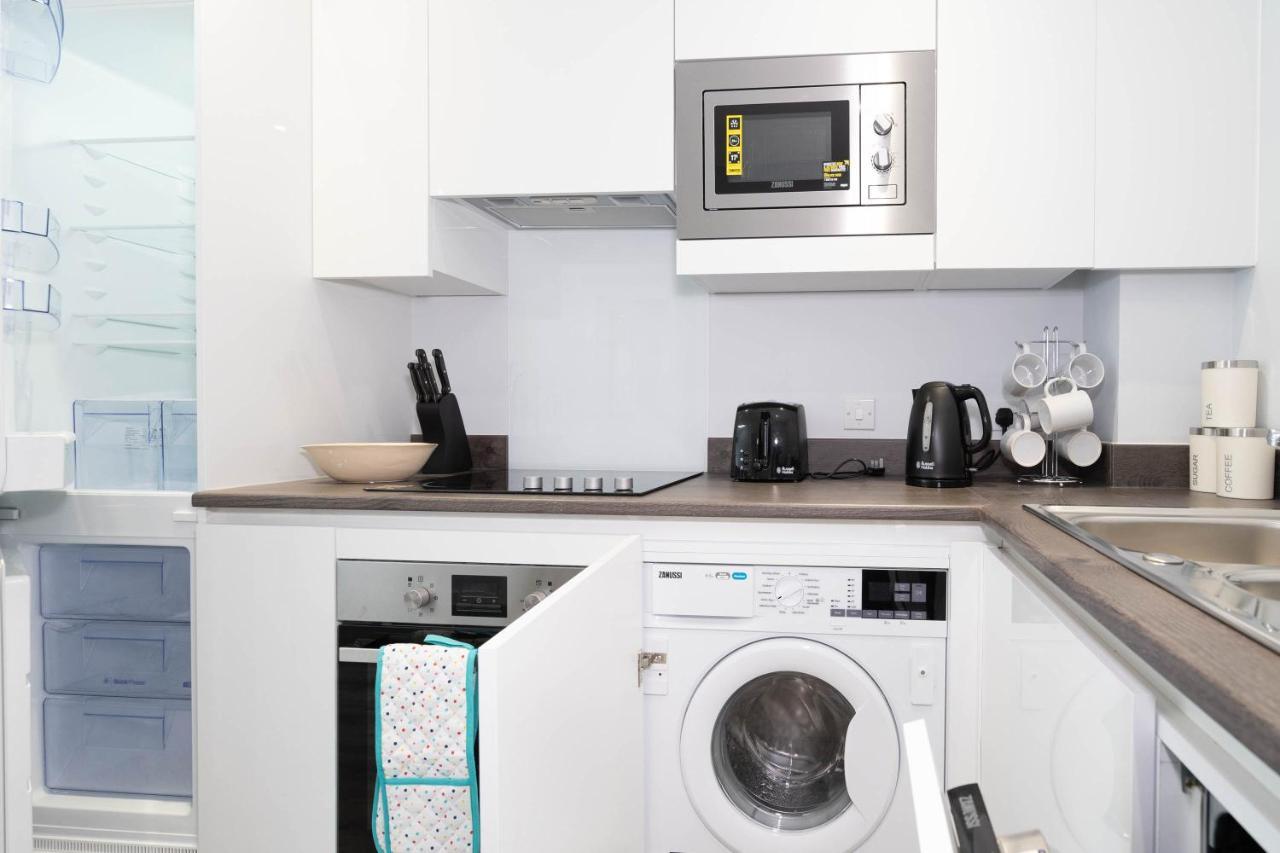New Build - 2 Bed Snug Modern Apartment - Juliet Balcony - Roof Top Terrace - Digbeth, Birmingham City Centre - Free Netflix & Smart Tv מראה חיצוני תמונה