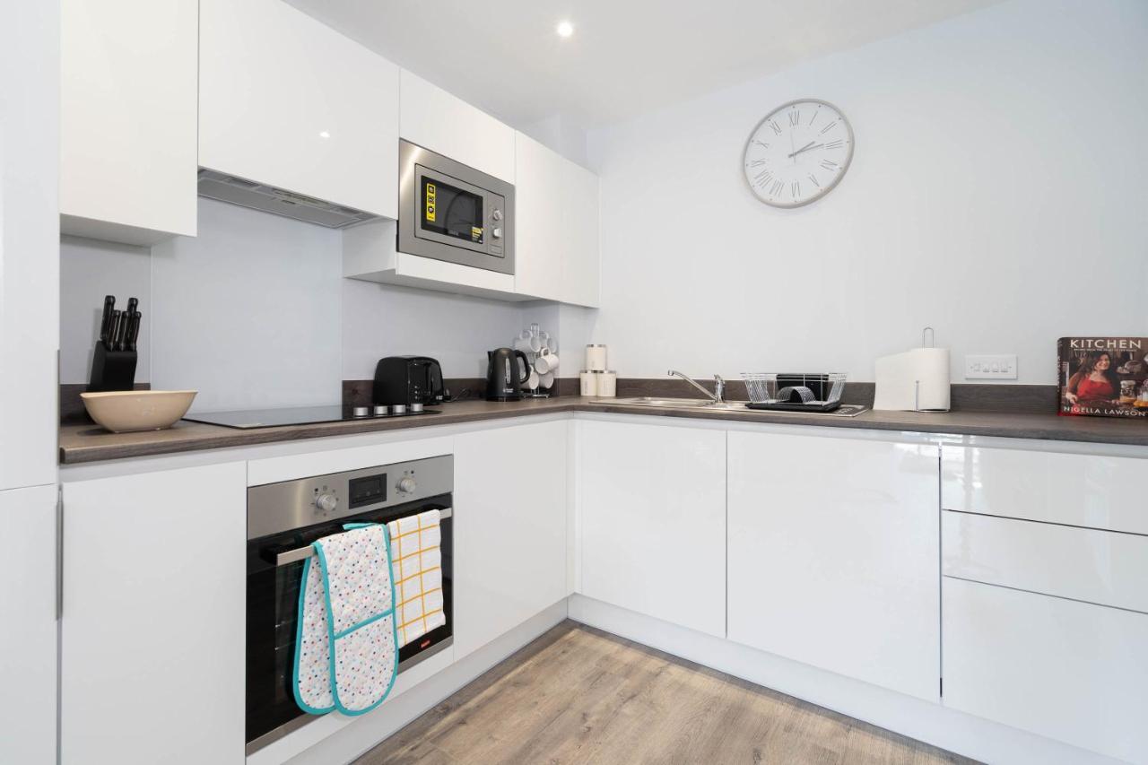New Build - 2 Bed Snug Modern Apartment - Juliet Balcony - Roof Top Terrace - Digbeth, Birmingham City Centre - Free Netflix & Smart Tv מראה חיצוני תמונה